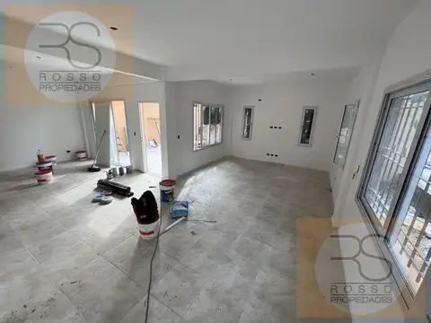 Depto Tipo Casa en Venta de 4 ambientes