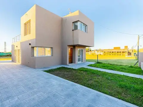 VENTA- CASA 3 DORMITORIOS- LAS TARDES