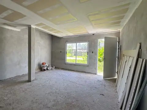 Casa 3 ambientes con 2 baños