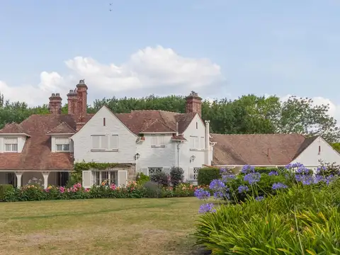 Primera Junta esq. Mendoza