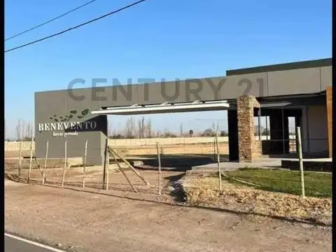 2 de mayo 9500, Piso 0