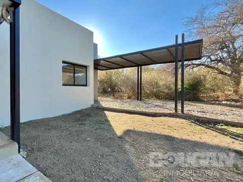 Casa 3 ambientes con 2 baños