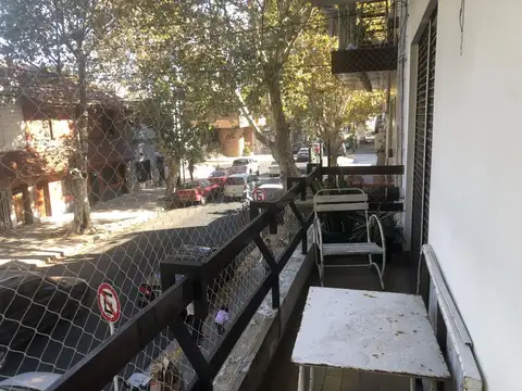 Depto Tipo Casa 4 ambientes con 2 baños