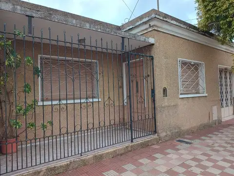 VENTA CASA + DEPTO INTERNO