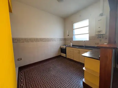 Depto Tipo Casa en Venta en Versalles, USD 110.000