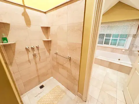 Espectacular casa en venta en Martinez sobre 1325 m2 de lote