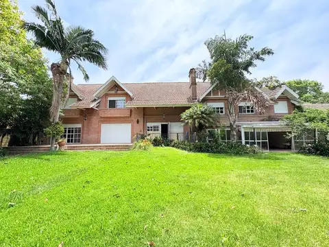 Espectacular casa en venta en Martinez sobre 1325 m2 de lote