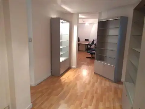 Oficina en Entrepiso / Amoblado / Alquiler  y Venta