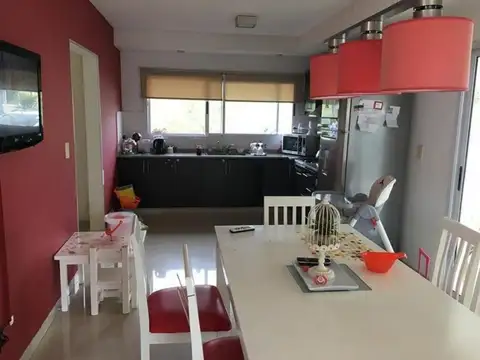 Casa 4 ambientes con 3 baños