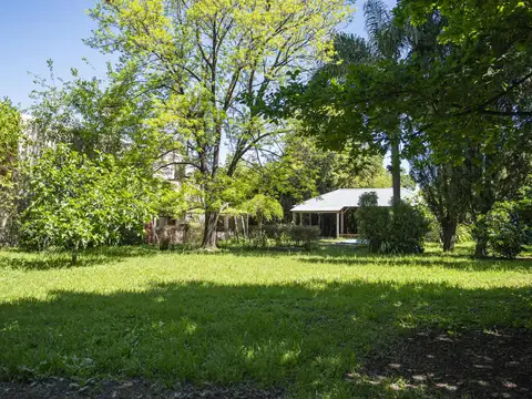 Lote 1.000 m² arbolado, listo para disfrutar ya, con quincho y pileta