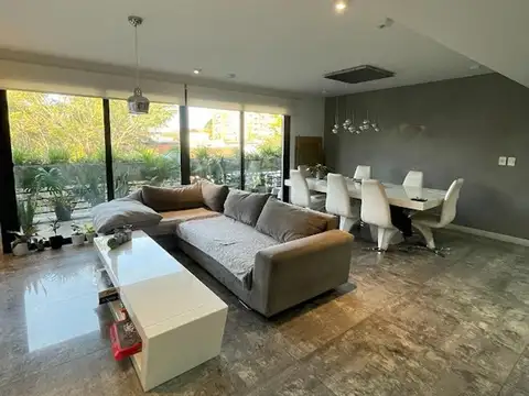 Departamento 4 ambientes con 3 baños