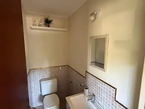 Casa 4 ambientes con 3 baños