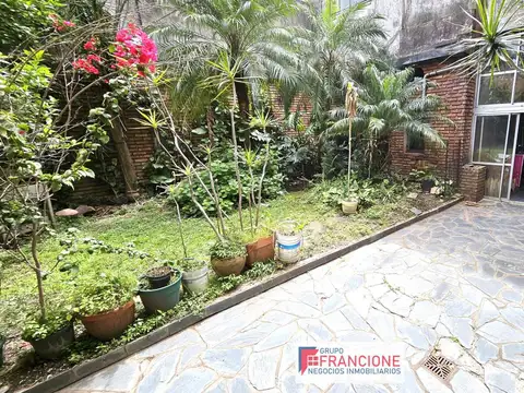 Gran PH/Local y Vivienda. Uso Mixto. Cerca Estacion de Tren