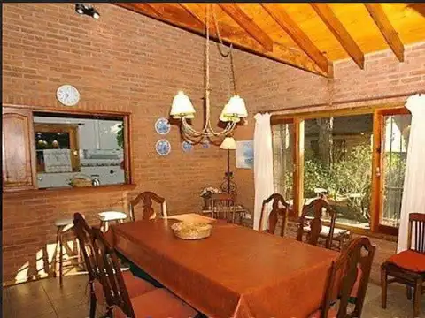 Casa en Alquiler Temporal en Carilo, $ 100