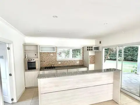 Casa en Alquiler en Rumenco, USD 2.200