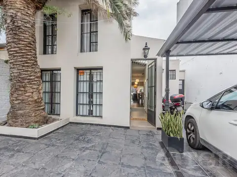 Casa en Venta con 1 cochera