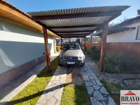 Casa 5 ambientes con 2 baños