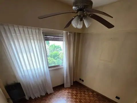 MUY BUEN DEPARTAMENTO 3 AMB. - AL FRENTE - LAVADERO INDEPENDIENTE - MUY BUENA UBICACION