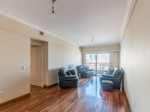 Venta dpto 4 amb. en Caballito con dos cocheras.
