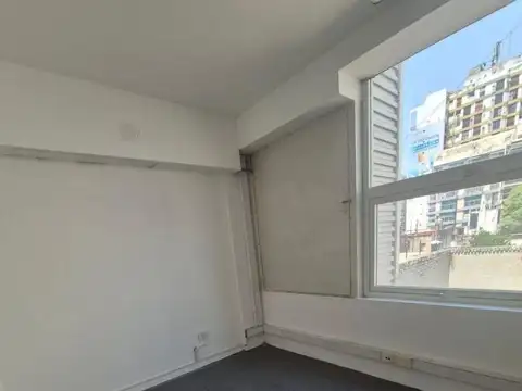 Oficina 4 ambientes con 2 baños