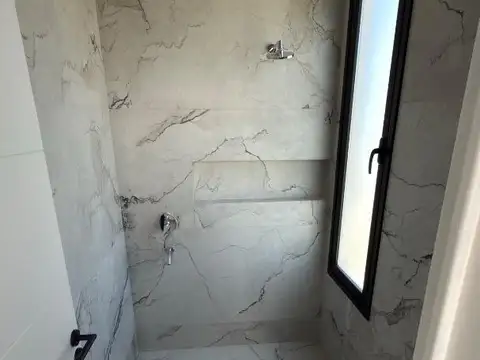 Casa 4 ambientes con 4 baños