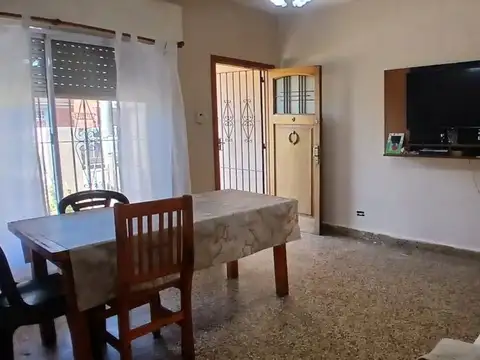 Casa 3 ambientes con 1 baño