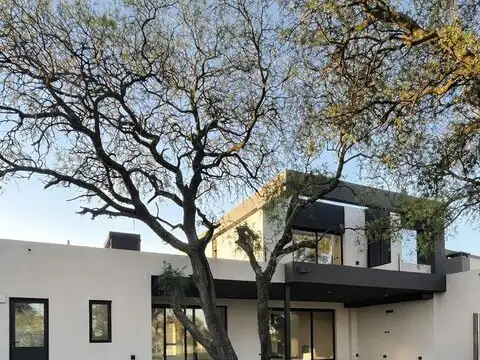 Colectora Autopista RN 20