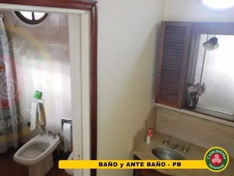 Casa 4 ambientes con 2 baños
