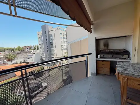 Reconquista 100, Piso 4