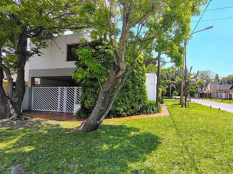CASA EN VENTA EN GONNET LA PLATA 3 DORMITORIOS