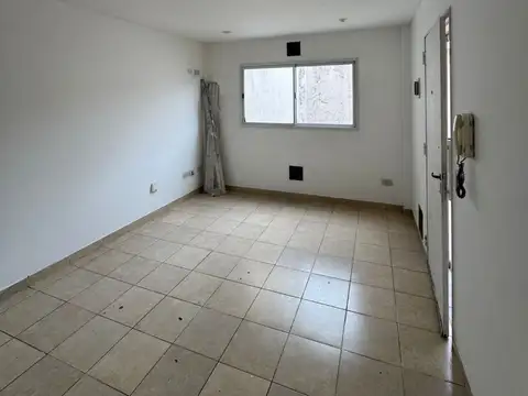 Departamento en Alquiler en Ramos Mejia, $ 410.000