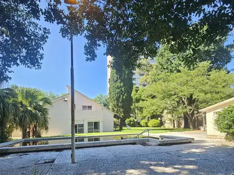 Casa en Alquiler con 1 cochera