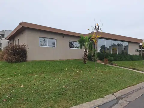Hermosa casa en Santa Elena con Piscina