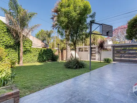 Casa 5 ambientes con 3 baños