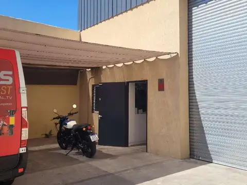 Galpon en Alquiler 10  mts Frente