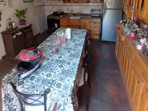 Casa 3 ambientes con 1 baño