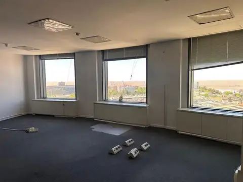 Oficina en Alquiler con 2 cocheras