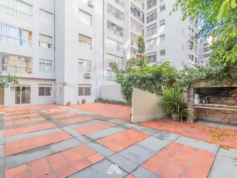 VENTA PUNTA CARRETAS 1er  PISO CON PATIO