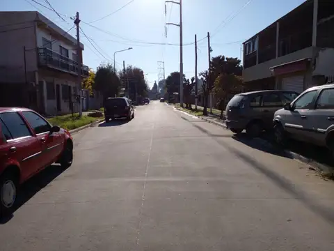 Galpón con casa y Altillo en venta G. Catan