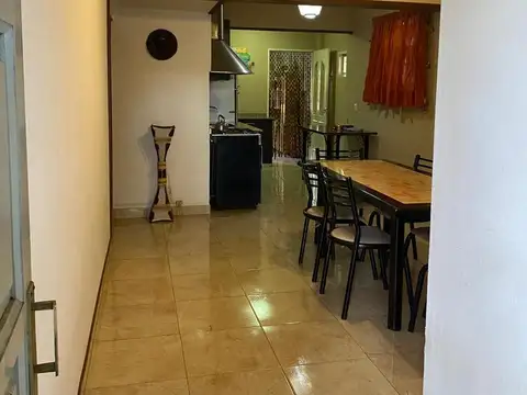Casa 5 ambientes con 2 baños