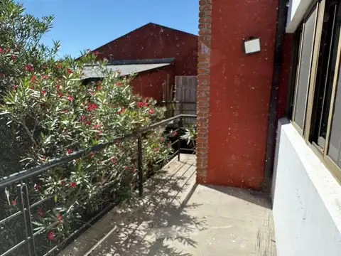 Depto Tipo Casa en Alquiler de 3 dormitorios