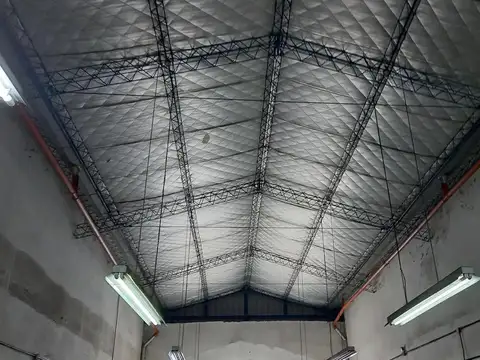 Galpon en Venta 86  mts Fondo