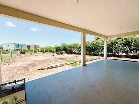 VENTA DE CASA EN SANTA ELISA - PILAR