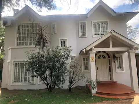 Casa en Venta en Barrio Parque Leloir, USD 280.000