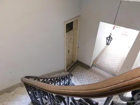 Defensa 1100, Piso 1