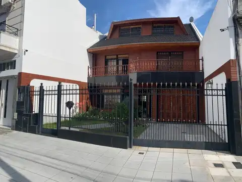 EXCELENTE CHALET EN LINIERS