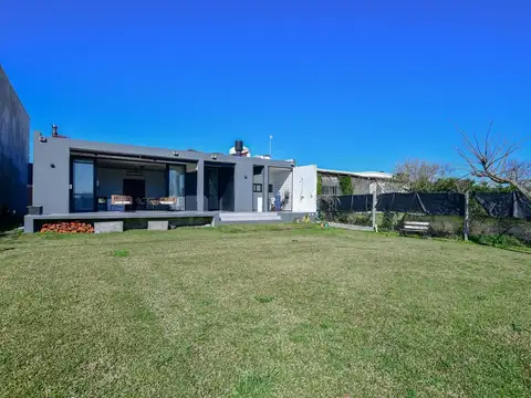 Casa en Venta en City Bell, USD 200.000