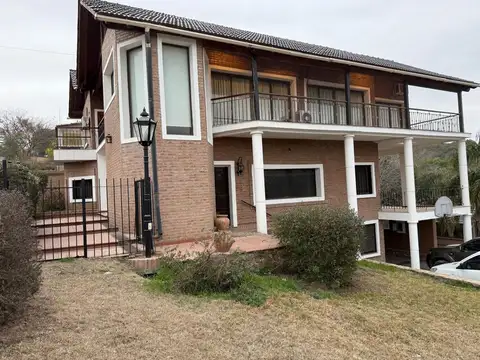VENTA CASA 4 DORMITORIOS LAGO AZUL MAS DEPTO