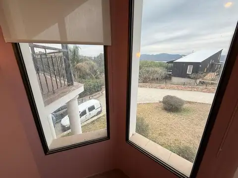 VENTA CASA 4 DORMITORIOS LAGO AZUL MAS DEPTO