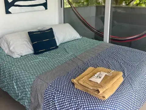 Pasaje Emilio Zola e/ Godoy Cruz y Fray Justo Santa María de Oro